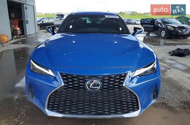 Седан Lexus IS 2023 в  фото 5 Седан Lexus IS 2023 в