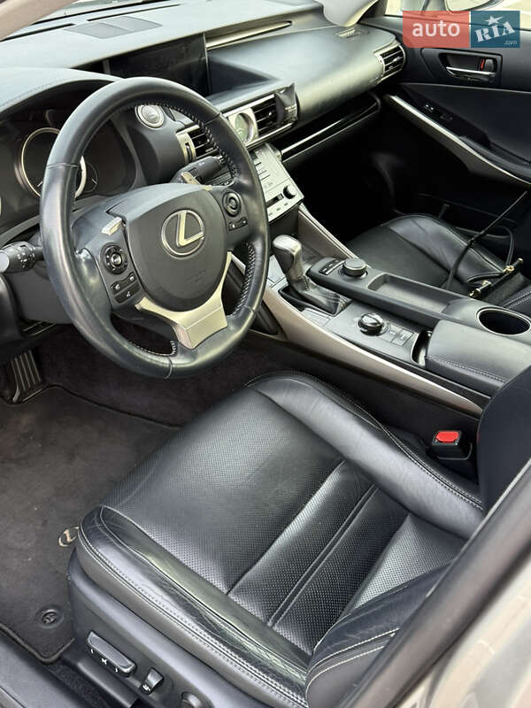 Седан Lexus IS 2013 в Киеве
