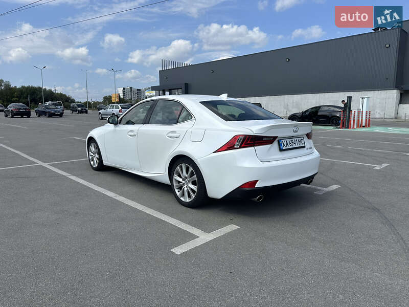 Седан Lexus IS 2015 в Києві