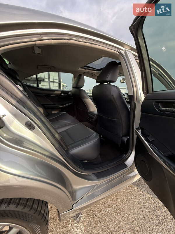 Седан Lexus IS 2015 в Киеве фото 9 Седан Lexus IS 2015 в Киеве