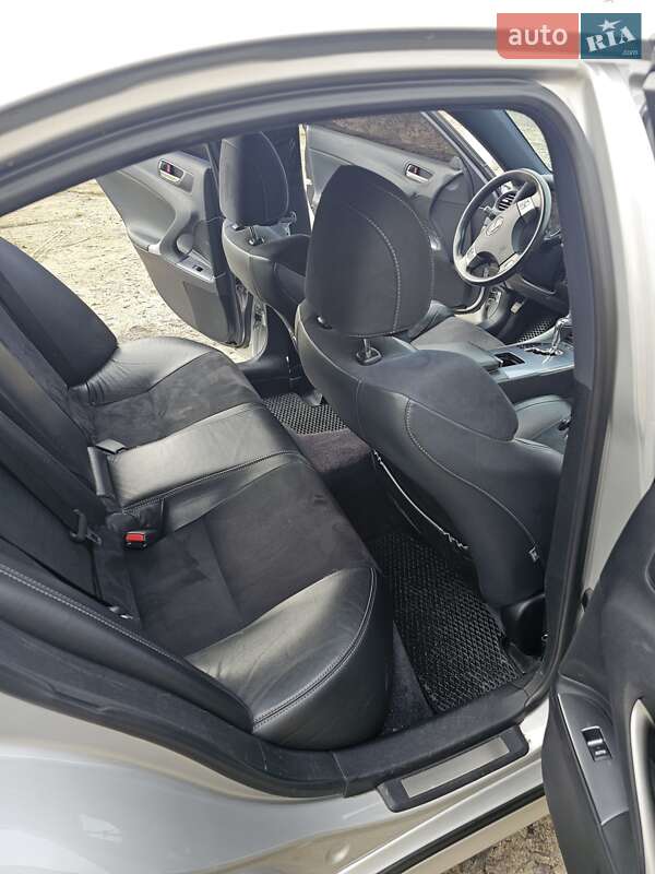 Седан Lexus IS 2011 в Камені-Каширському