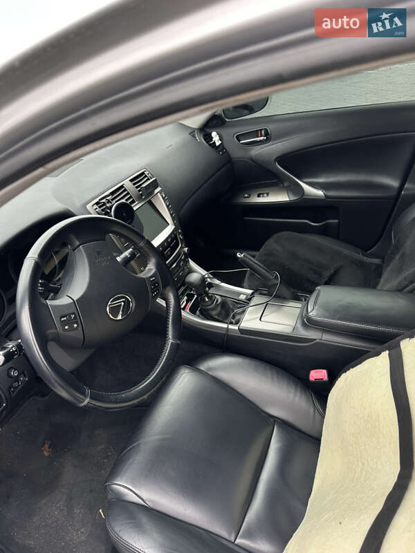 Седан Lexus IS 2007 в Львові