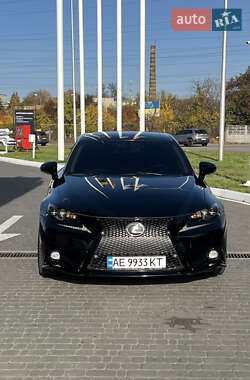 Седан Lexus IS 2015 в Дніпрі