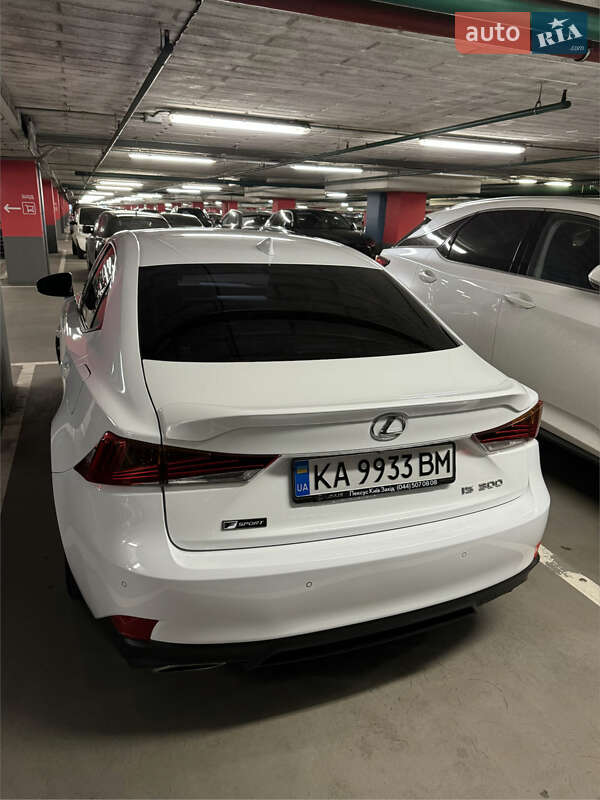 Седан Lexus IS 2017 в Киеве фото 4 Седан Lexus IS 2017 в Киеве