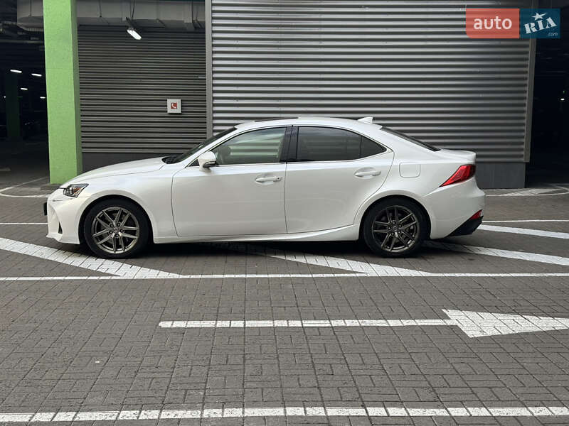 Седан Lexus IS 2017 в Києві фото 2 Седан Lexus IS 2017 в Києві