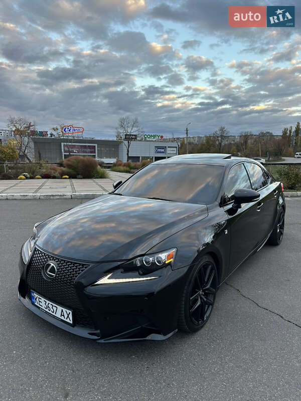 Седан Lexus IS 2015 в Кривом Роге
