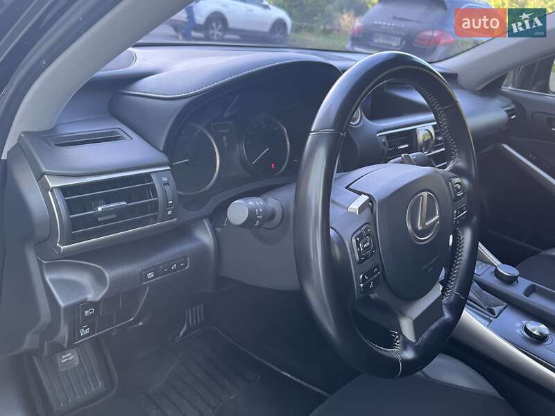 Седан Lexus IS 2020 в Львові фото 6 Седан Lexus IS 2020 в Львові