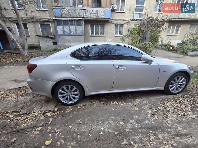 Седан Lexus IS 2005 в Полтаві