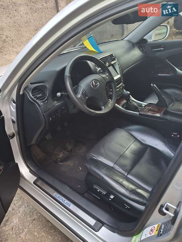 Седан Lexus IS 2005 в Полтаві