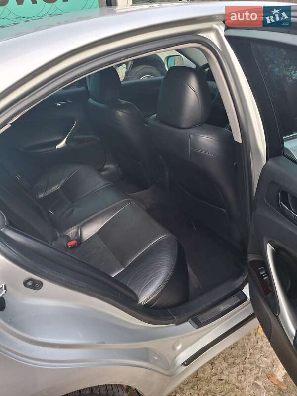 Седан Lexus IS 2005 в Полтаві