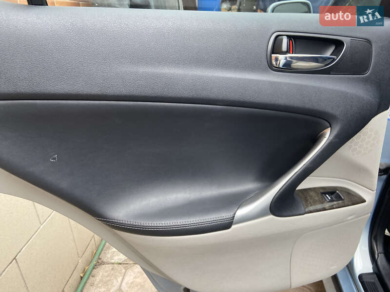 Седан Lexus IS 2011 в Черкассах