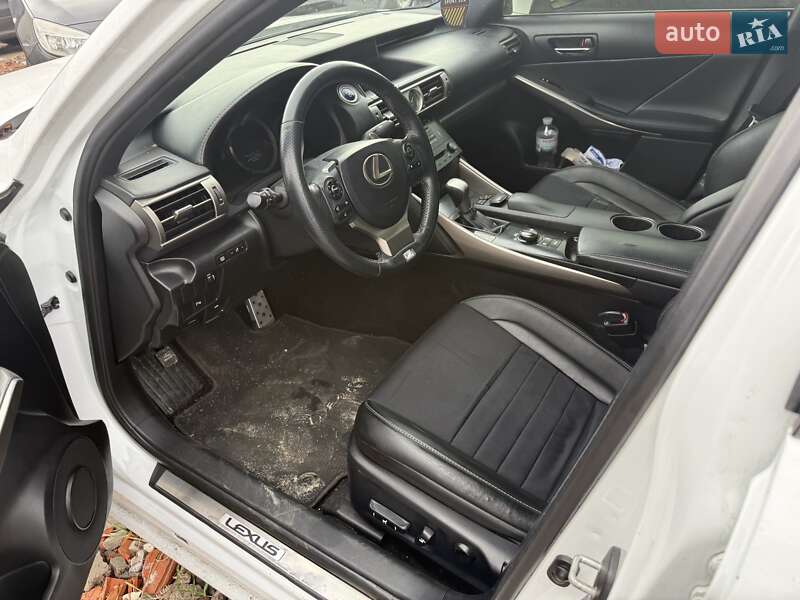 Седан Lexus IS 2013 в Киеве фото 10 Седан Lexus IS 2013 в Киеве