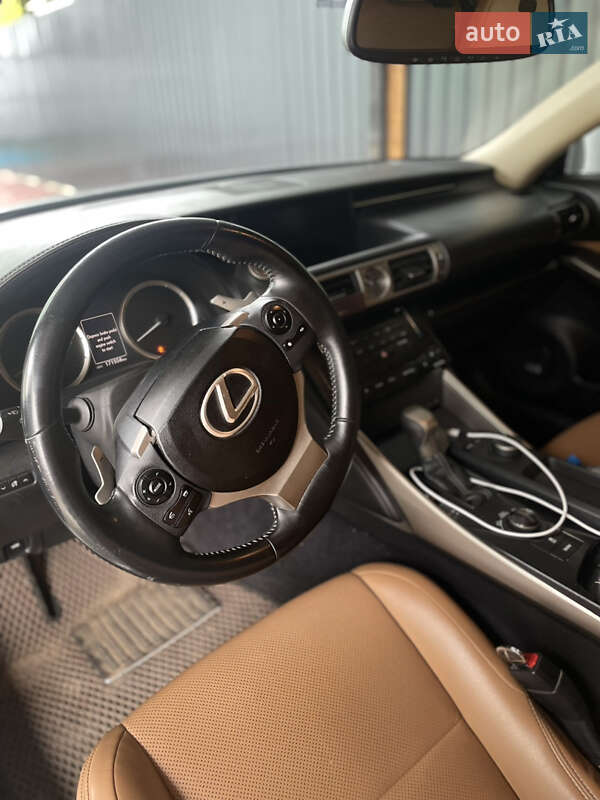 Седан Lexus IS 2013 в Чернигове фото 11 Седан Lexus IS 2013 в Чернигове