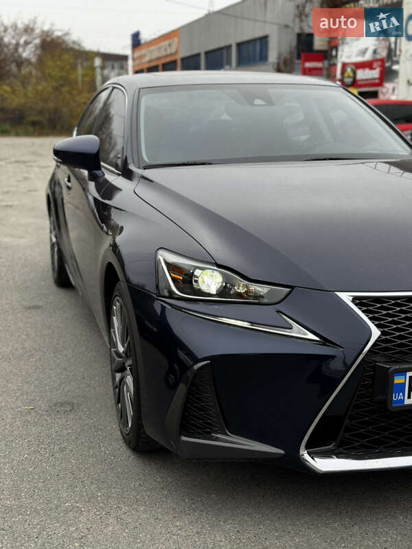 Седан Lexus IS 2017 в Днепре