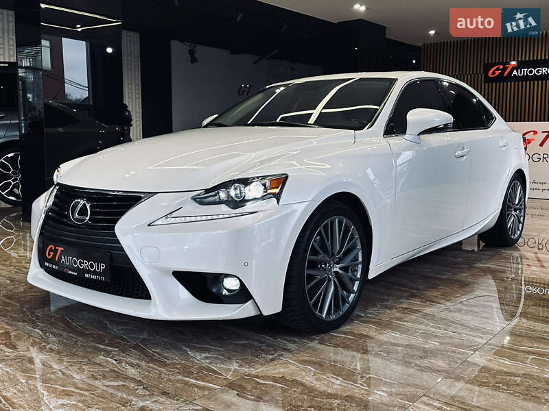 Седан Lexus IS 2015 в Києві