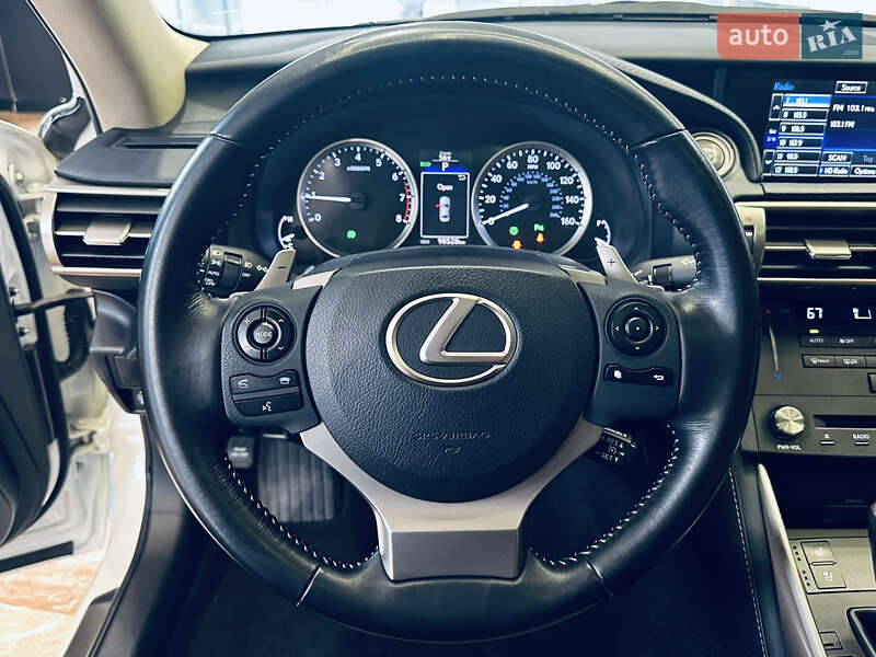 Седан Lexus IS 2015 в Києві