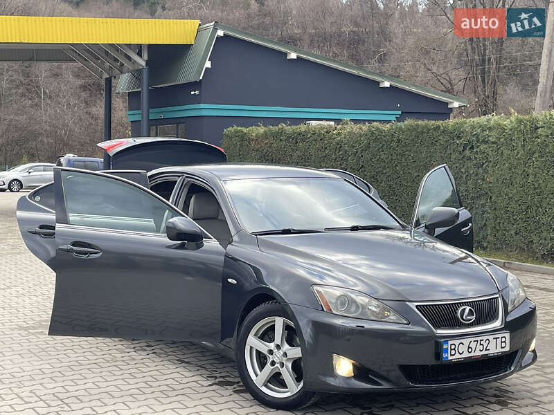 Седан Lexus IS 2007 в Турці
