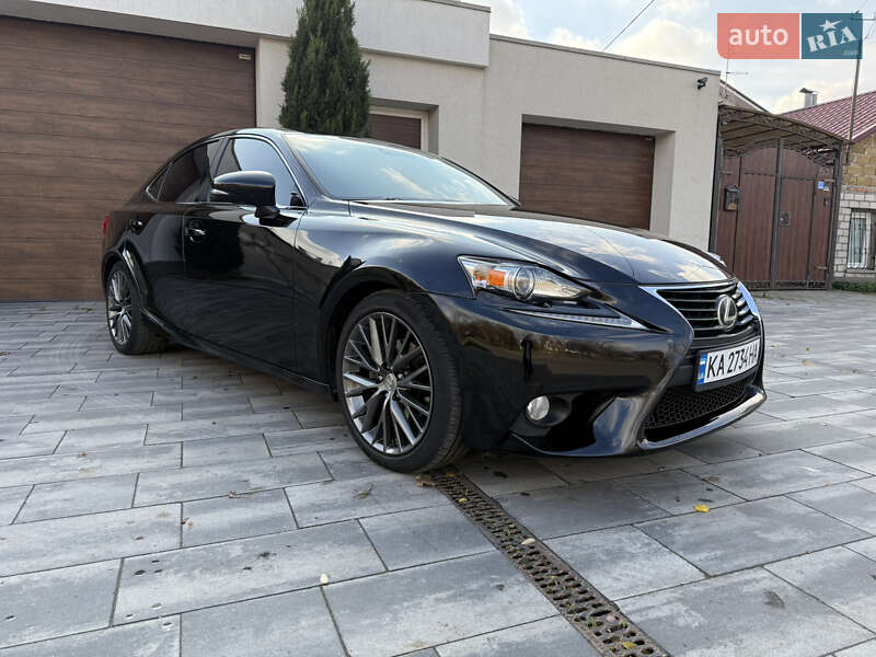 Lexus IS 2013
