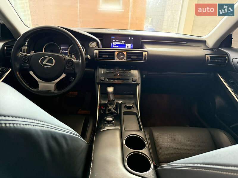 Седан Lexus IS 2013 в Миколаєві