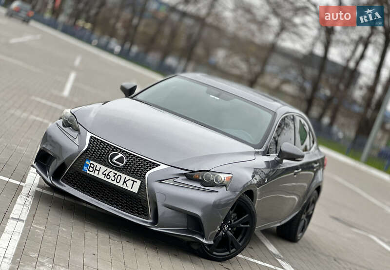 Lexus IS 2013