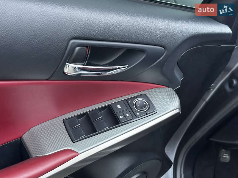 Седан Lexus IS 2013 в Одесі