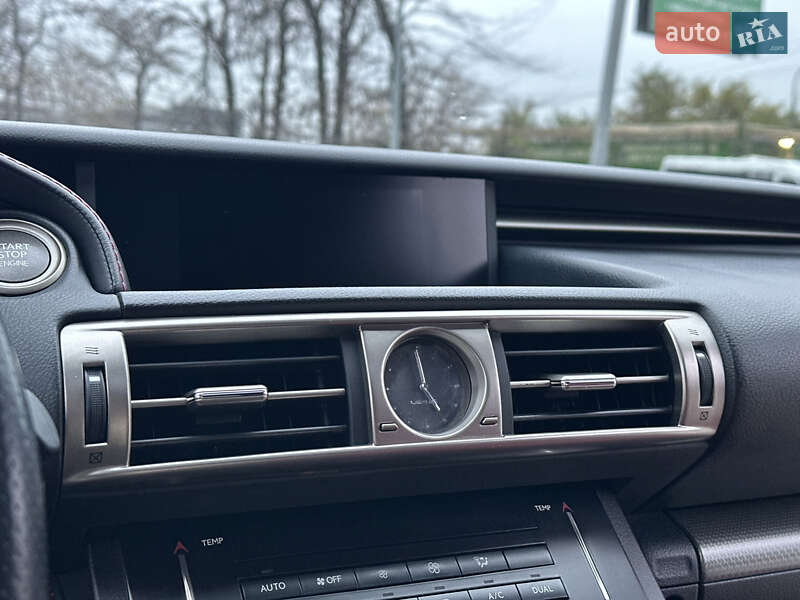 Седан Lexus IS 2013 в Одесі
