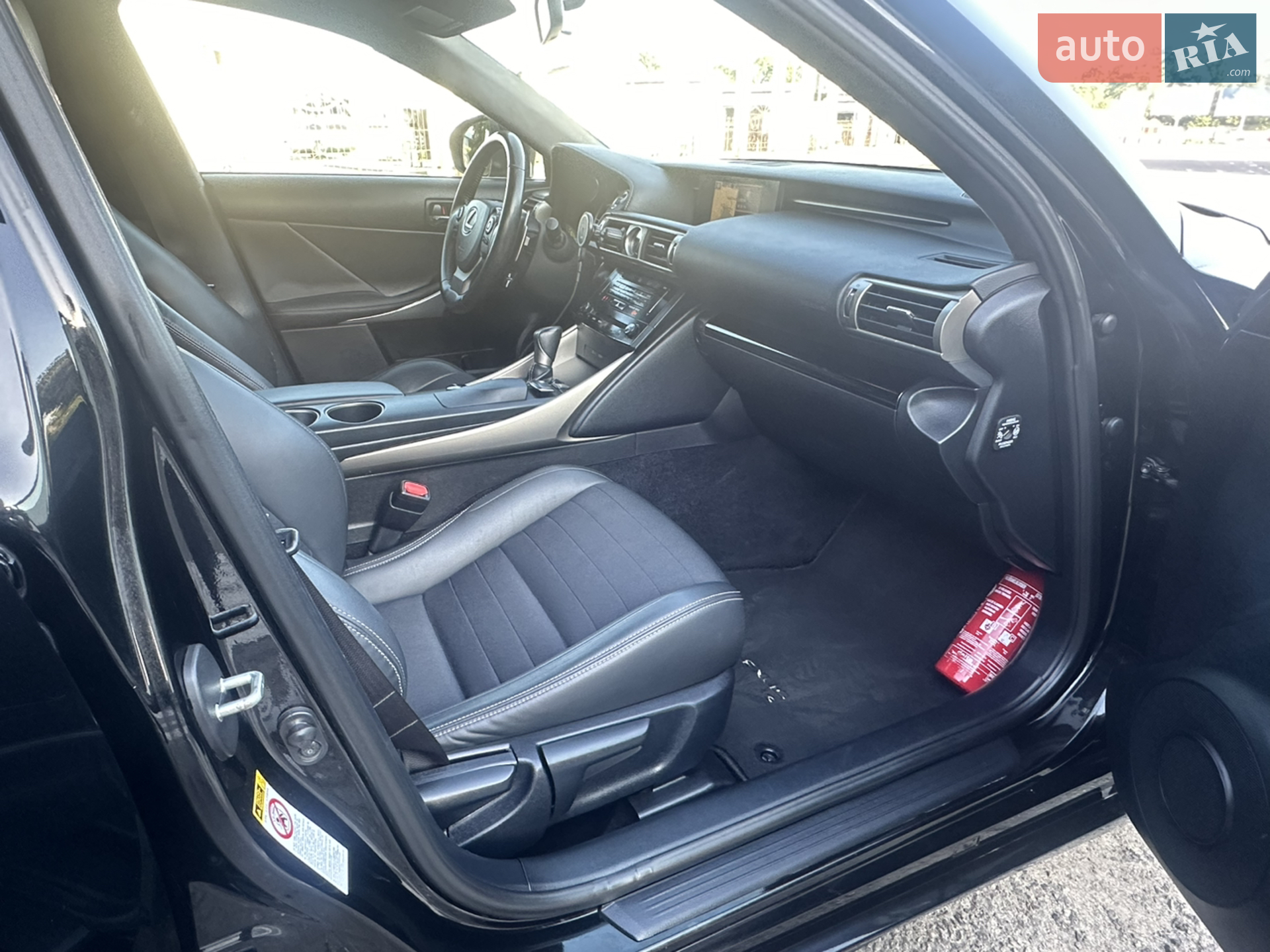 2014 Lexus IS - мініатюра 15