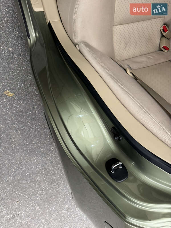 Седан Lexus IS 2006 в Днепре