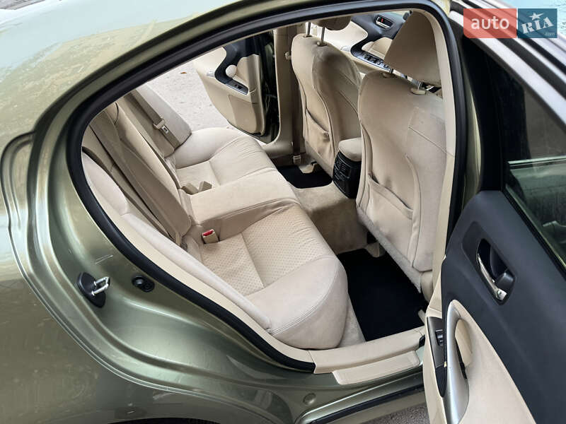 Седан Lexus IS 2006 в Днепре