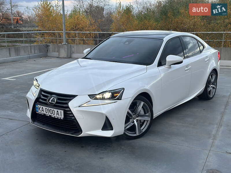 Седан Lexus IS 2016 в Киеве фото 6 Седан Lexus IS 2016 в Киеве
