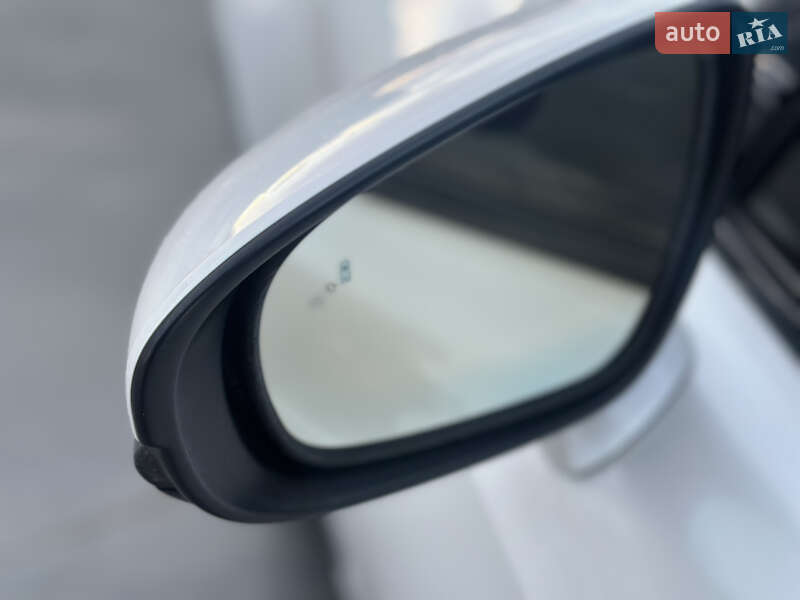 Седан Lexus IS 2016 в Киеве фото 14 Седан Lexus IS 2016 в Киеве