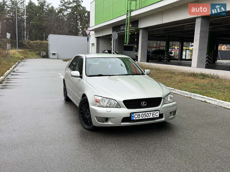 Седан Lexus IS 2000 в Киеве фото 3 Седан Lexus IS 2000 в Киеве