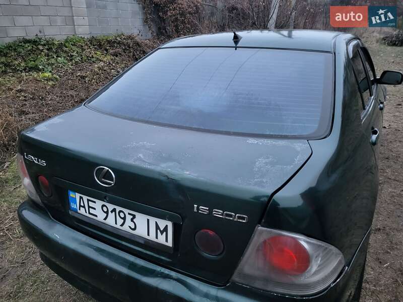 Седан Lexus IS 1999 в Каменском