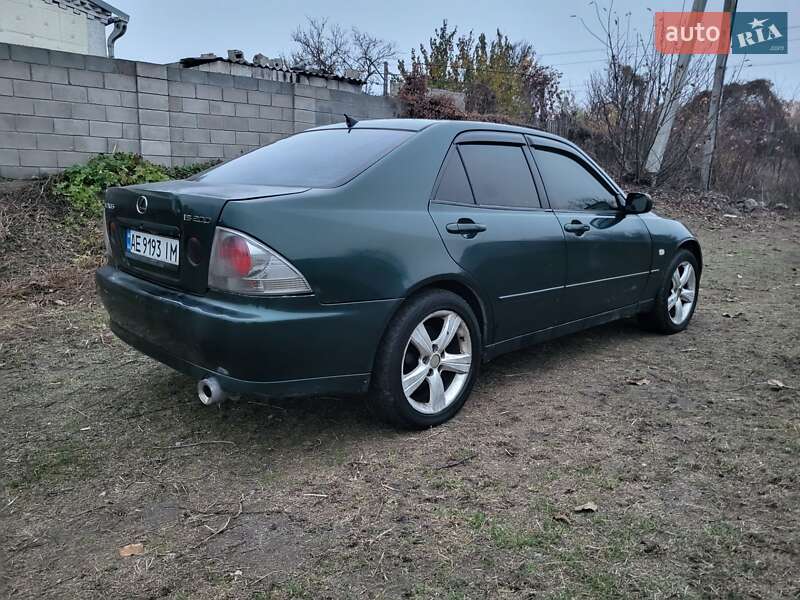 Седан Lexus IS 1999 в Каменском