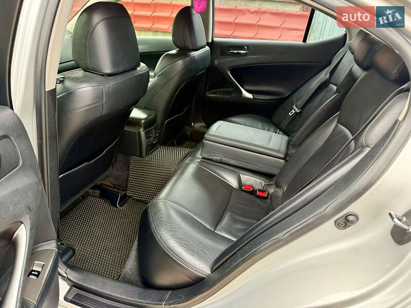 Седан Lexus IS 2005 в Одессе