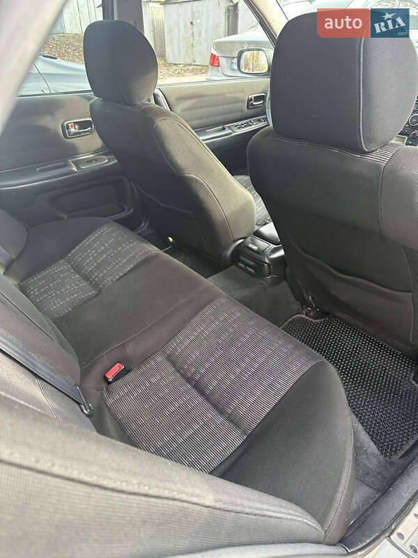 Седан Lexus IS 2000 в Киеве