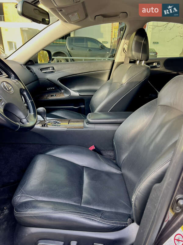 Седан Lexus IS 2008 в Києві
