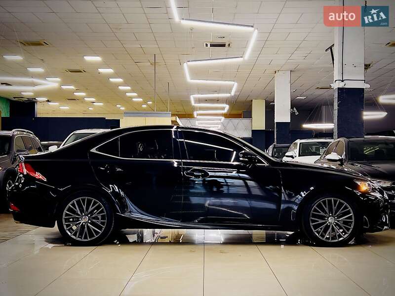 Седан Lexus IS 2013 в Миколаєві