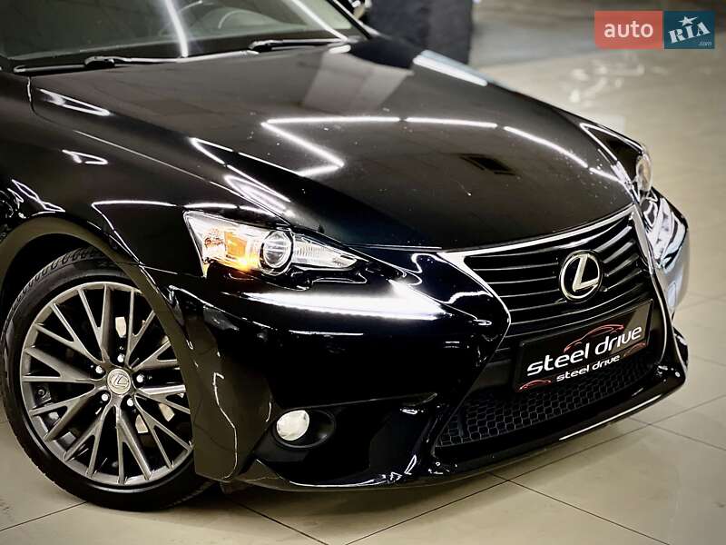 Седан Lexus IS 2013 в Миколаєві