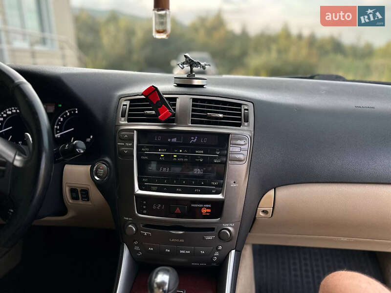 Седан Lexus IS 2006 в Ивано-Франковске