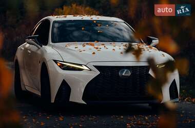 Седан Lexus IS 2023 в Кременчуці