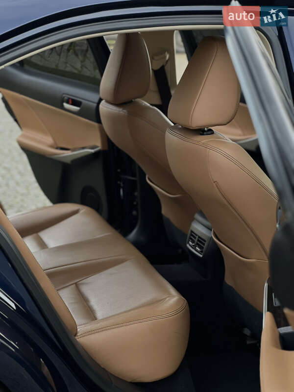 Седан Lexus IS 2014 в Львове фото 27 Седан Lexus IS 2014 в Львове