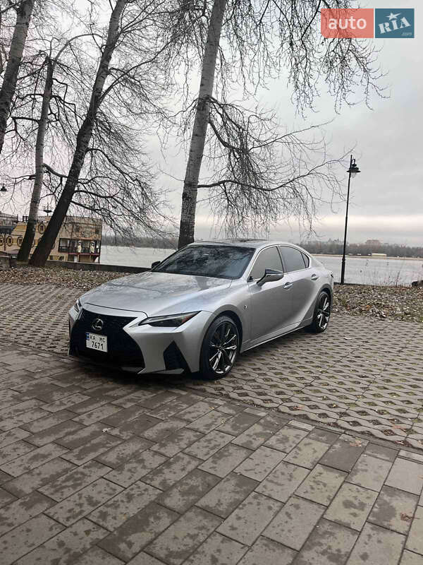 Седан Lexus IS 2022 в Киеве