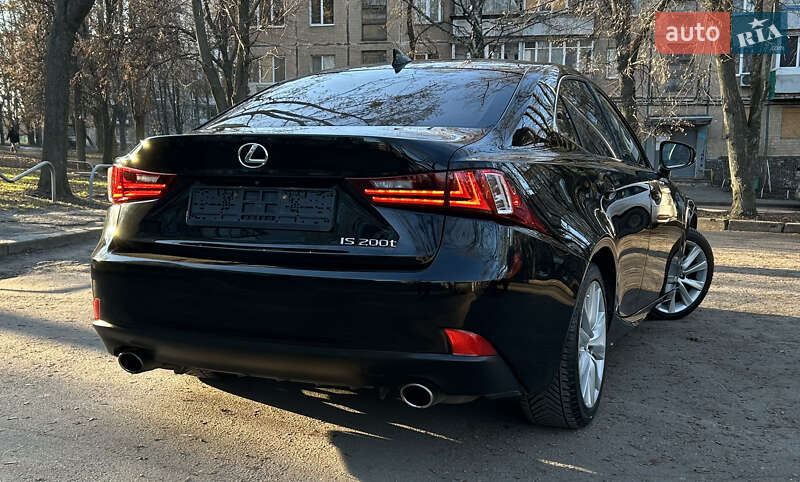 Седан Lexus IS 2015 в Харкові