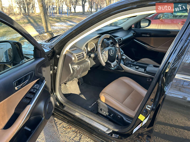 Седан Lexus IS 2015 в Харкові