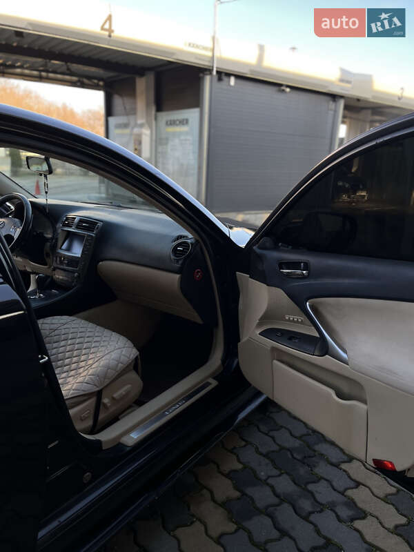 Седан Lexus IS 2007 в Иршаве