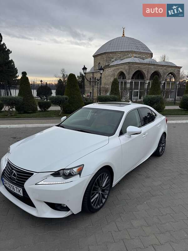 Lexus IS 2014
