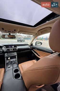 Седан Lexus IS 2014 в Измаиле
