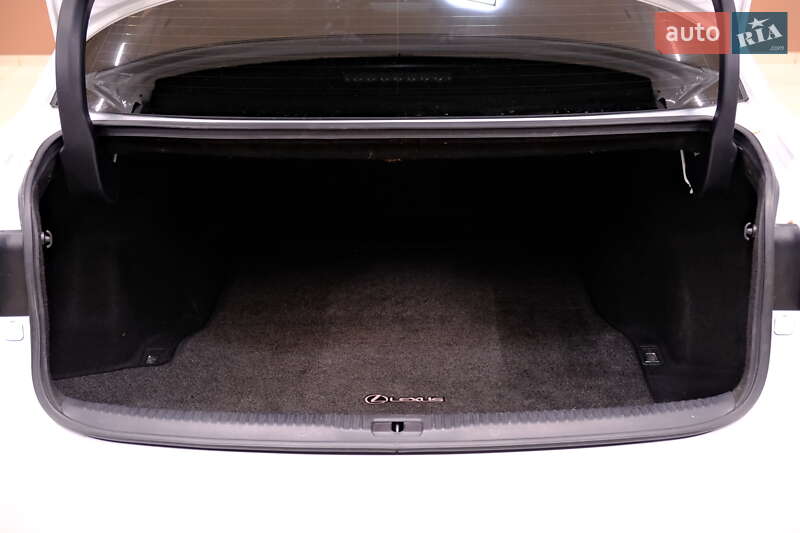 Седан Lexus IS 2018 в Одессе