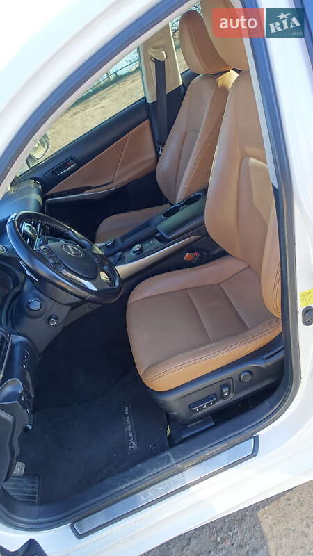 Седан Lexus IS 2018 в Одессе